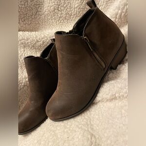 Pierre Dumas 9 brown zip low block booties vegan suede